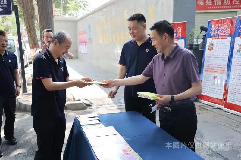 1686921346407001039.jpg 1686921346407001039.jpg